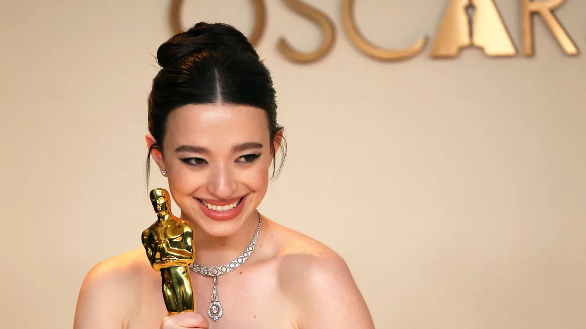 Mikey Madison ganó el Oscar y ahora interpreta a la mujer que expuso los secretos de Facebook: así es “The Social Reckoning”