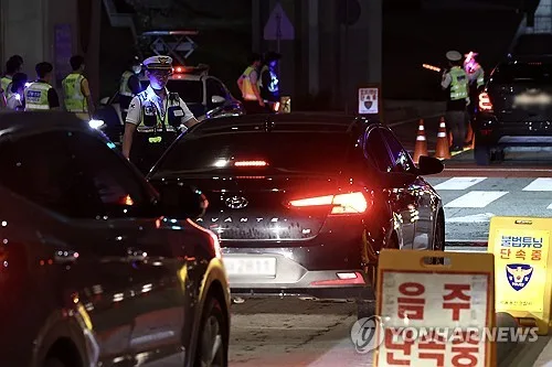 광복절 심야 폭주 합동단속…안전기준 위반·불법 개조 등 79건