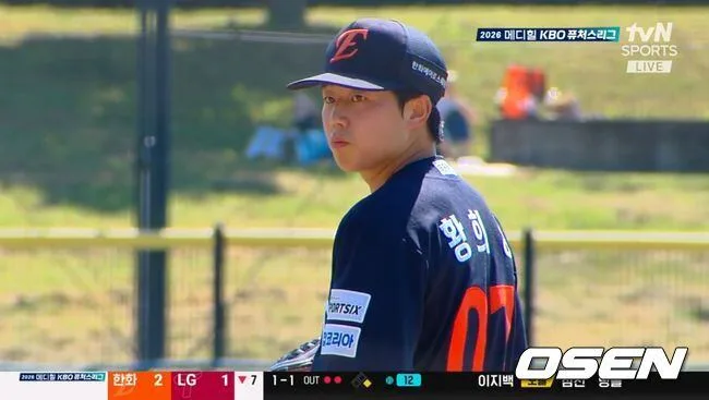 ‘커브-커브-커브→삼진’ 103순위 신인 투수, 시즌 최종전에서 데뷔 1이닝 무실점…한화, 퓨처스 챔프전 결승 도전