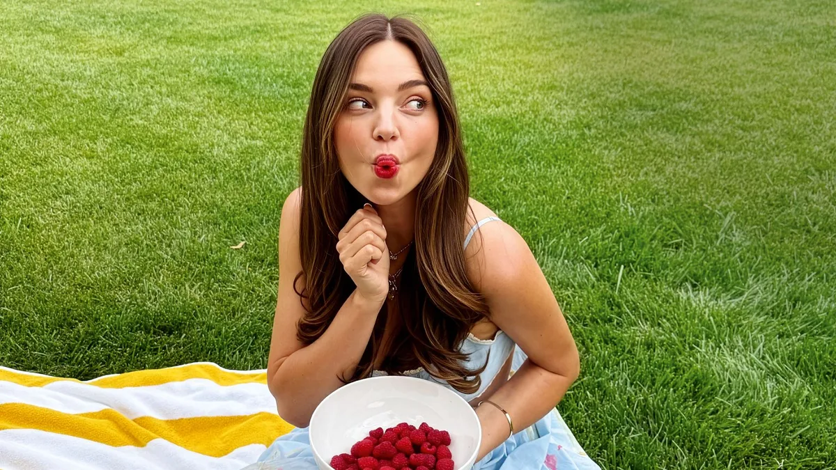 Beatriz Robles, nutricionista: "Quitar solo la parte que tiene moho de un alimento, por pequeña que sea, es un error: hay que tirarlo todo"