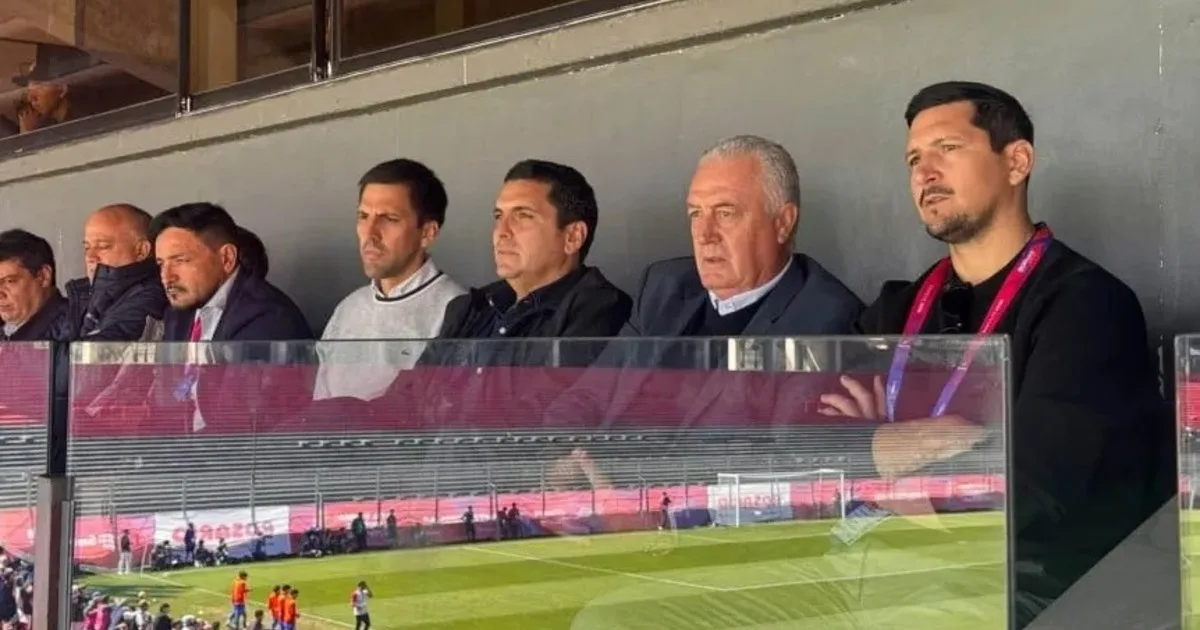 A cazar más utopías: Gustavo Alfaro explicó por qué renovó con Paraguay