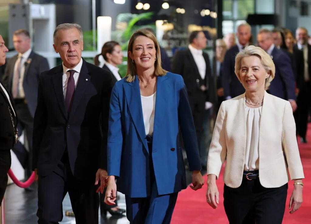 DBRS diz que estatuto de membro associado da UE para Canadá não tem impacto imediato no rating