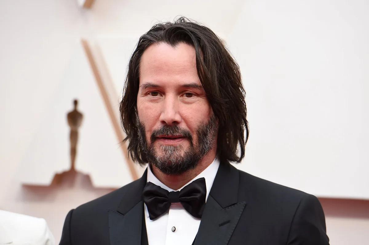 Keanu Reeves donó el 70% de su sueldo de Matrix a hospitales infantiles y financia en secreto investigaciones contra el cáncer