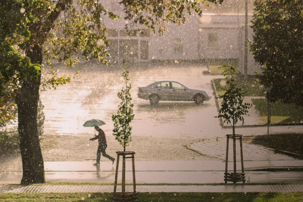 Prepárate para el clima extremo en México esta semana: lluvias fuertes, posible granizo y calor sofocante en estas zonas