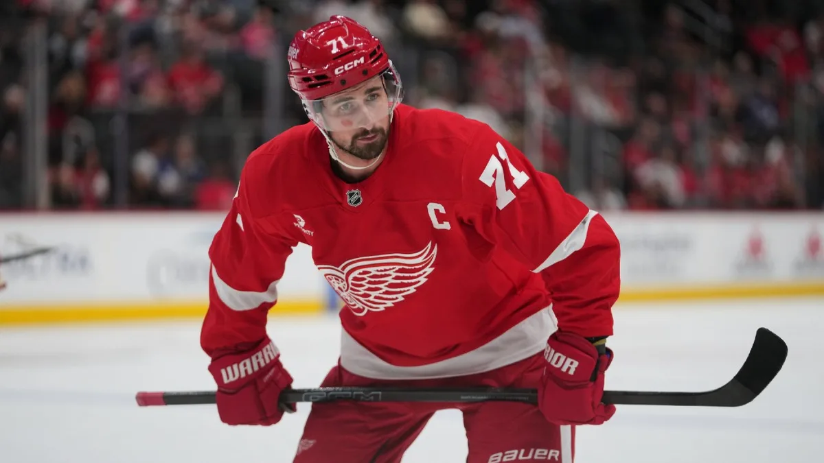 Rumour Roundup: Latest on Larkin, Hellebuyck, Zary, Struble