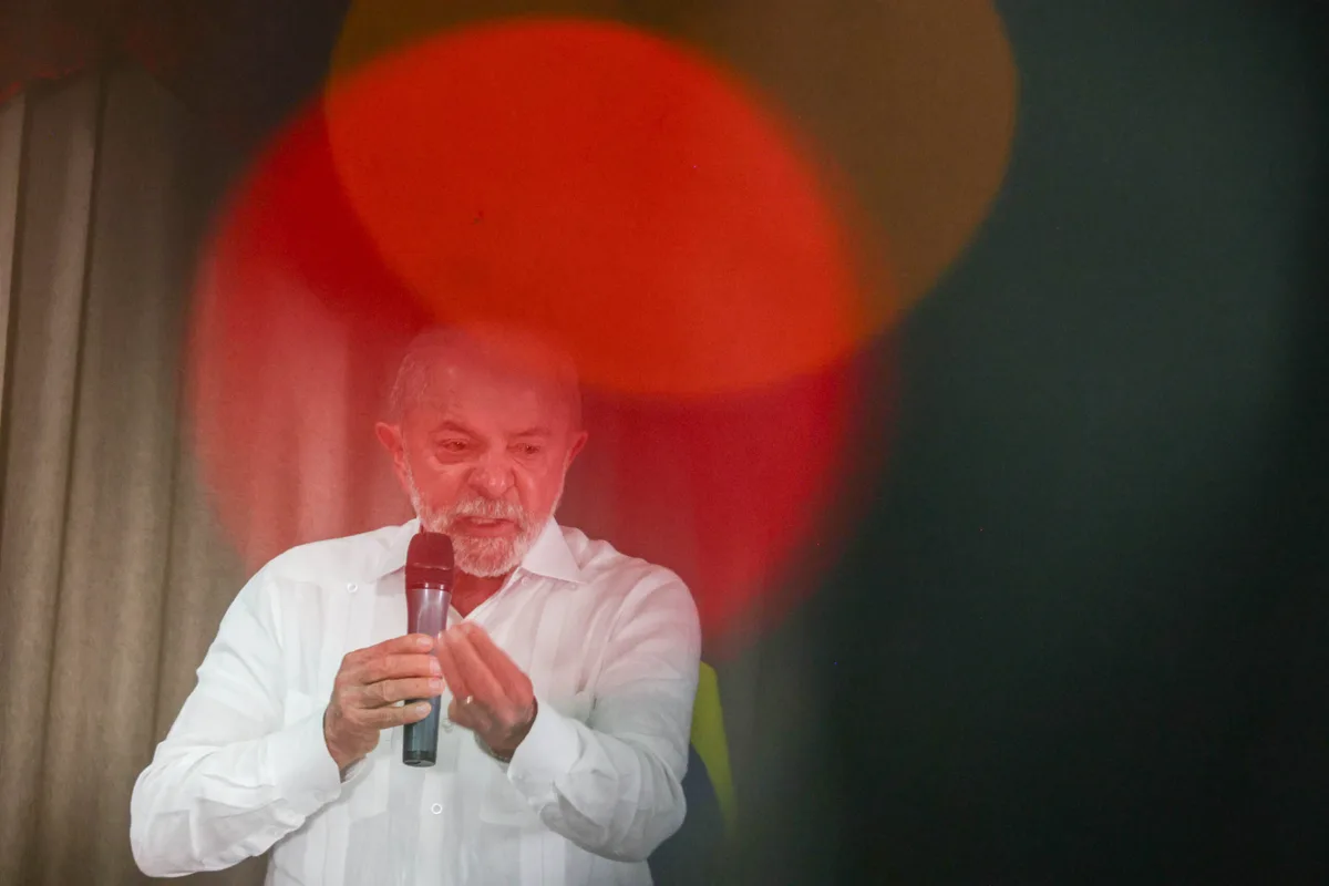 Perfil fantasma chamou lulistas de adoradores do diabo a 12 dias da eleição