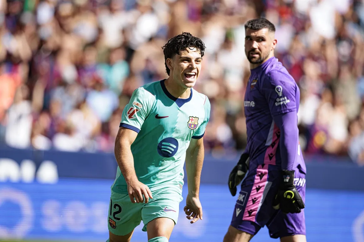 Xavi Espart renueva con el FC Barcelona hasta 2030