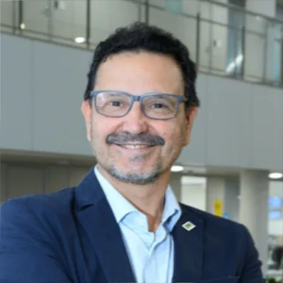 A política dos espelhos retrovisores
