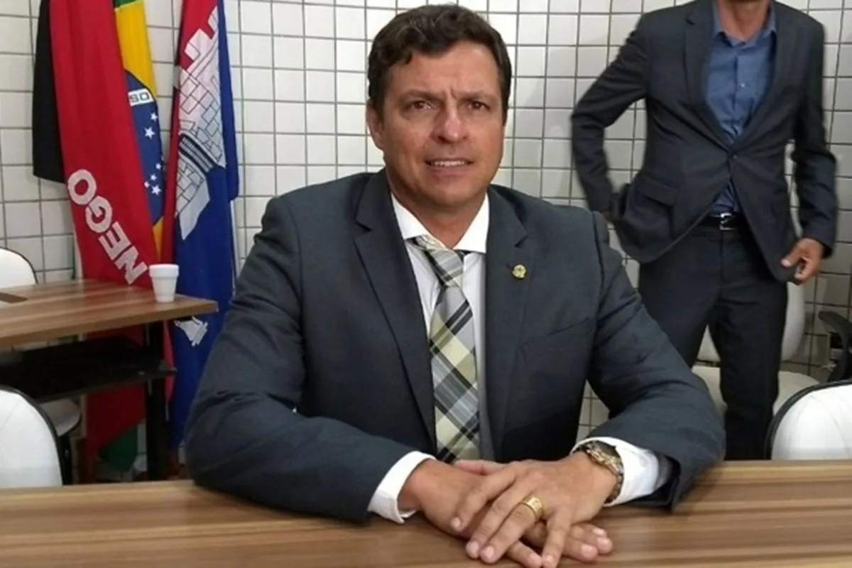 TRE-PB mantém candidatura de Vitor Hugo a deputado estadual indeferida