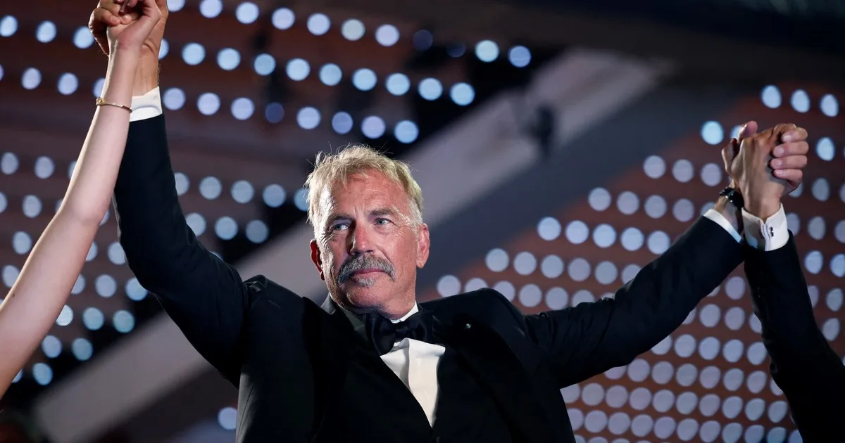 "Estoy chateando con Kevin Costner": por qué la gente cae en engaños insólitos