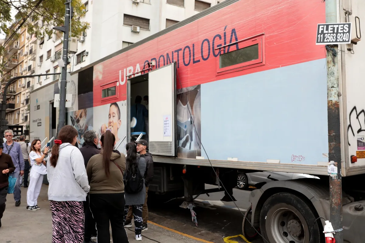 A la japonesa: la UBA ofrecerá servicios de salud gratuitos en Plaza de Mayo en reclamo por el financiamiento