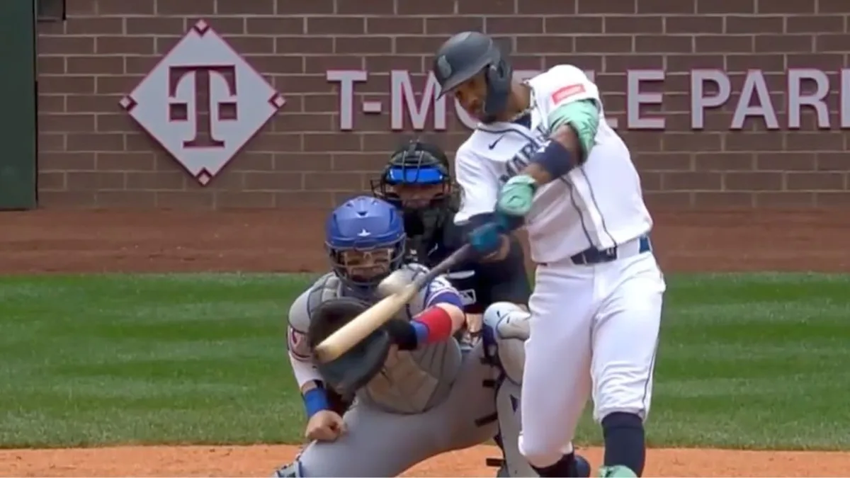 Rodriguez crushes three-run homer to give Mariners lead vs. Rangers