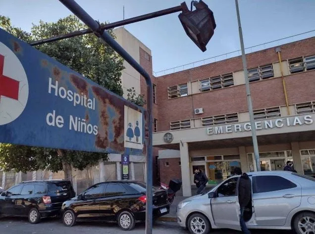 Peritarán la mamadera del bebé que fue internado con fracturas y cocaína en sangre en Córdoba
