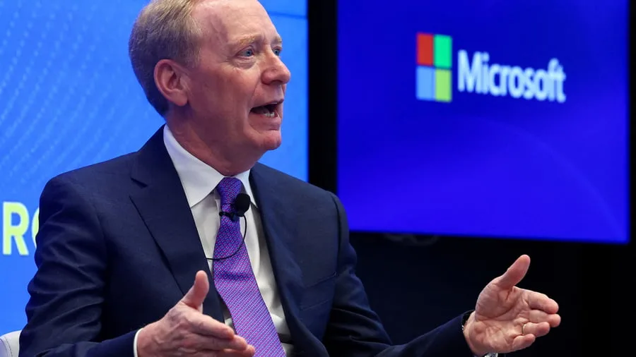 KI: Microsoft-Präsident Smith fordert schärfere Regulierung von KI