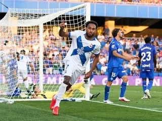 Football. Une nouvelle fois buteur avec le Deportivo La Corogne, Pierre-Emerick Aubameyang égale Zlatan Ibrahimovic