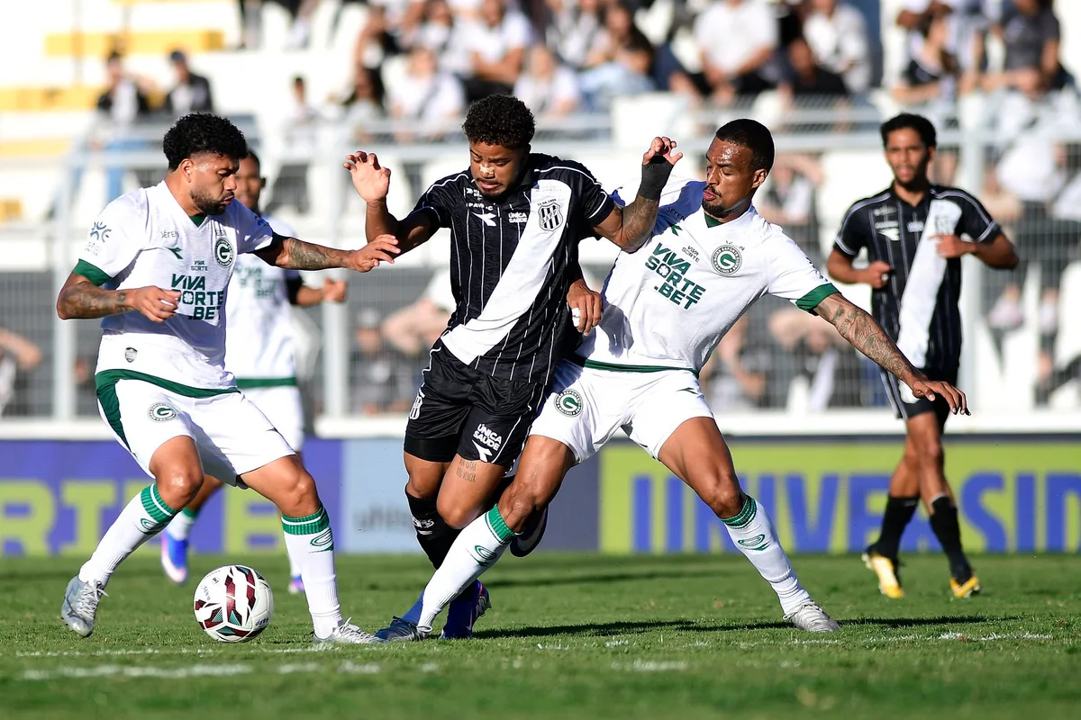 Lateral emprestado pelo Santos à Ponte passará por segunda cirurgia no joelho em dois anos