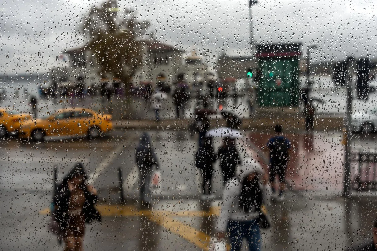 Mueren dos personas a causa de las lluvias torrenciales en Estambul, Turquía