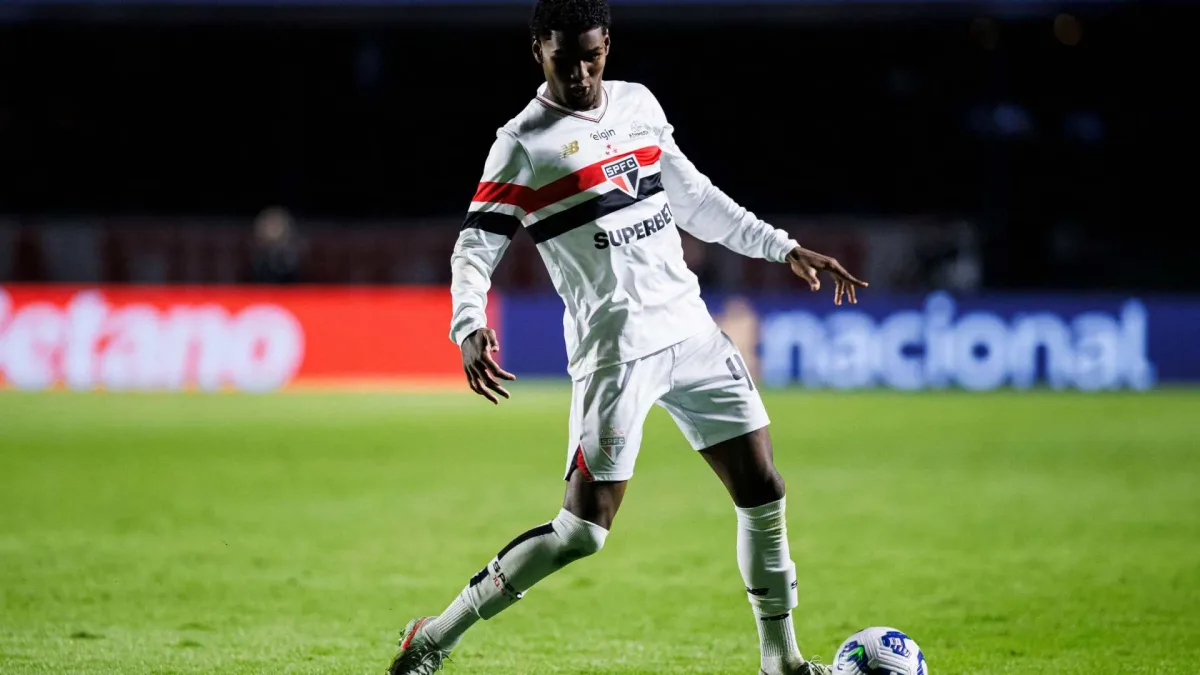 São Paulo é acionado na Justiça por R$ 524 mil após venda de Lucas Ferreira