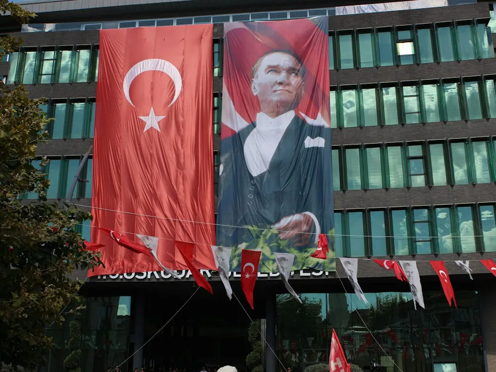Autokratie: Wie Erdoğan die Türkei zur Scheindemokratie macht