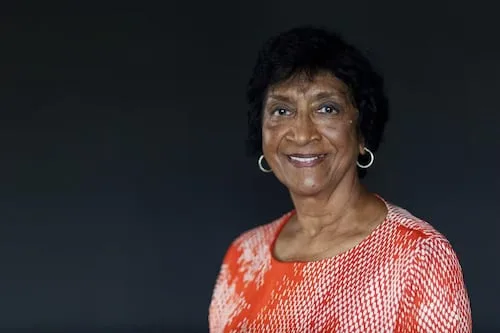 Navi Pillay, la mujer que desafió al apartheid, ayudó a Mandela y ganó el Nobel de la Paz; "hay que atreverse a alzar la voz"