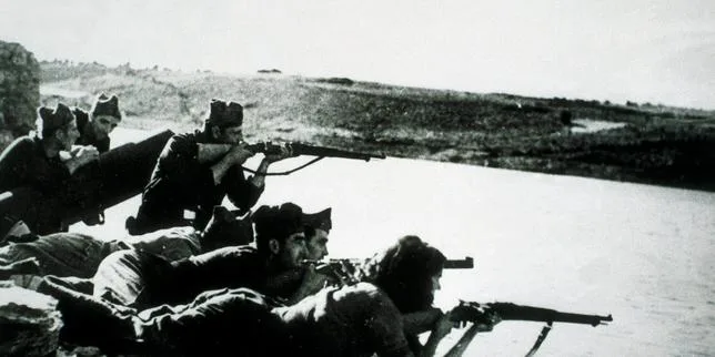 « Ligne de feu » : Arturo Perez-Reverte dans le brouillard de la guerre d’Espagne