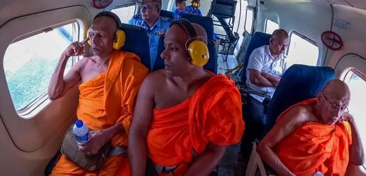 Sri Lanka: Mönche beten aus der Luft für Regen in Dürregebiet