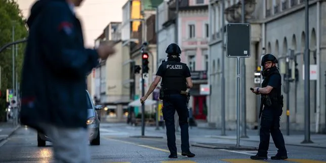 En Suisse, des tirs en marge d’une rave-party à Aarau ont fait un mort et cinq blessés, les auteurs toujours recherchés