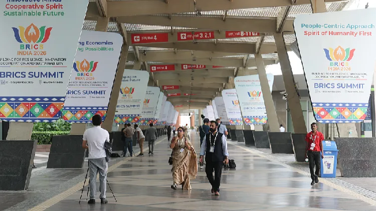 Experts: Xi sets clear direction for greater BRICS cooperation