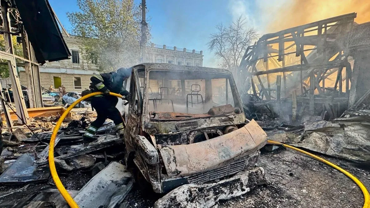 Liveblog Ukrainekrieg: Tote und viele Verletzte bei russischem Angriff auf Einkaufszentrum
