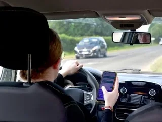 QUIZ. Usage du téléphone, délit de fuite… Combien de points pouvez-vous perdre sur votre permis de conduire ?
