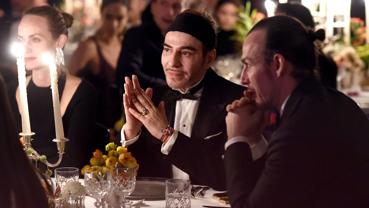 Homenagem a John Galliano no Met Gala 2027 é cancelada por conta de declarações racistas e antissemitas