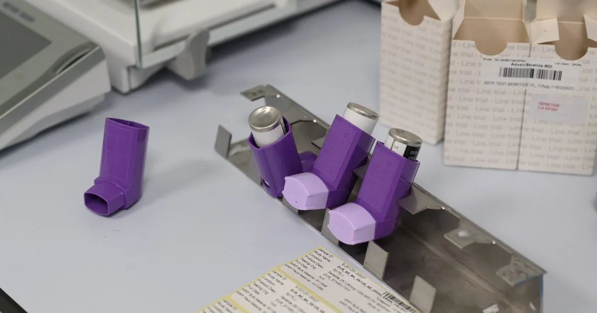 Aujourd’hui, soigner son asthme pollue, mais la pharma investit des millions en France pour produire des inhalateurs bas carbone
