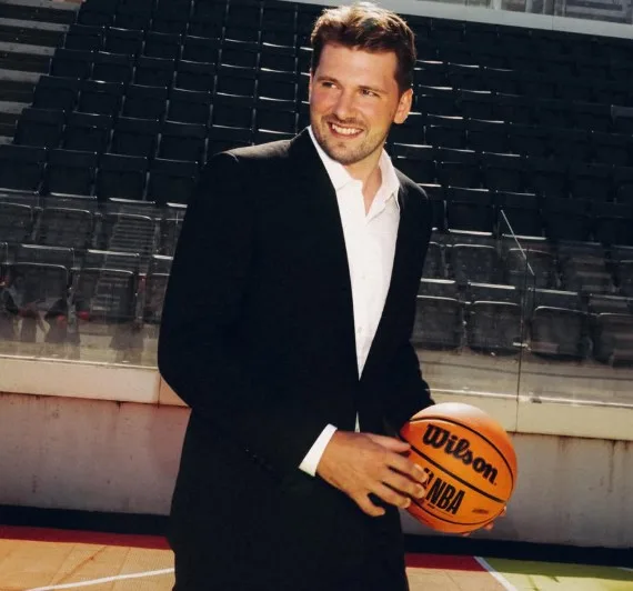 Avião fretado, pesca e golfe: a "pré-temporada" dos Lakers na Eslovênia bancada por Doncic