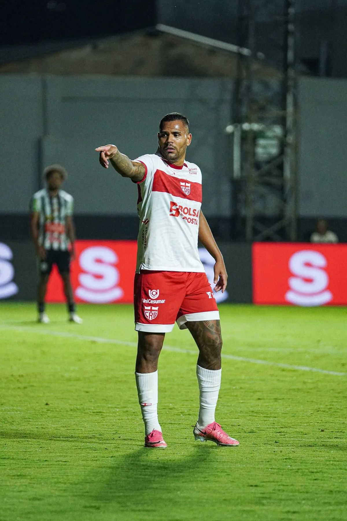 CRB chega ao G-6 com técnico invicto, artilheiro e campanha de melhor visitante na Série B