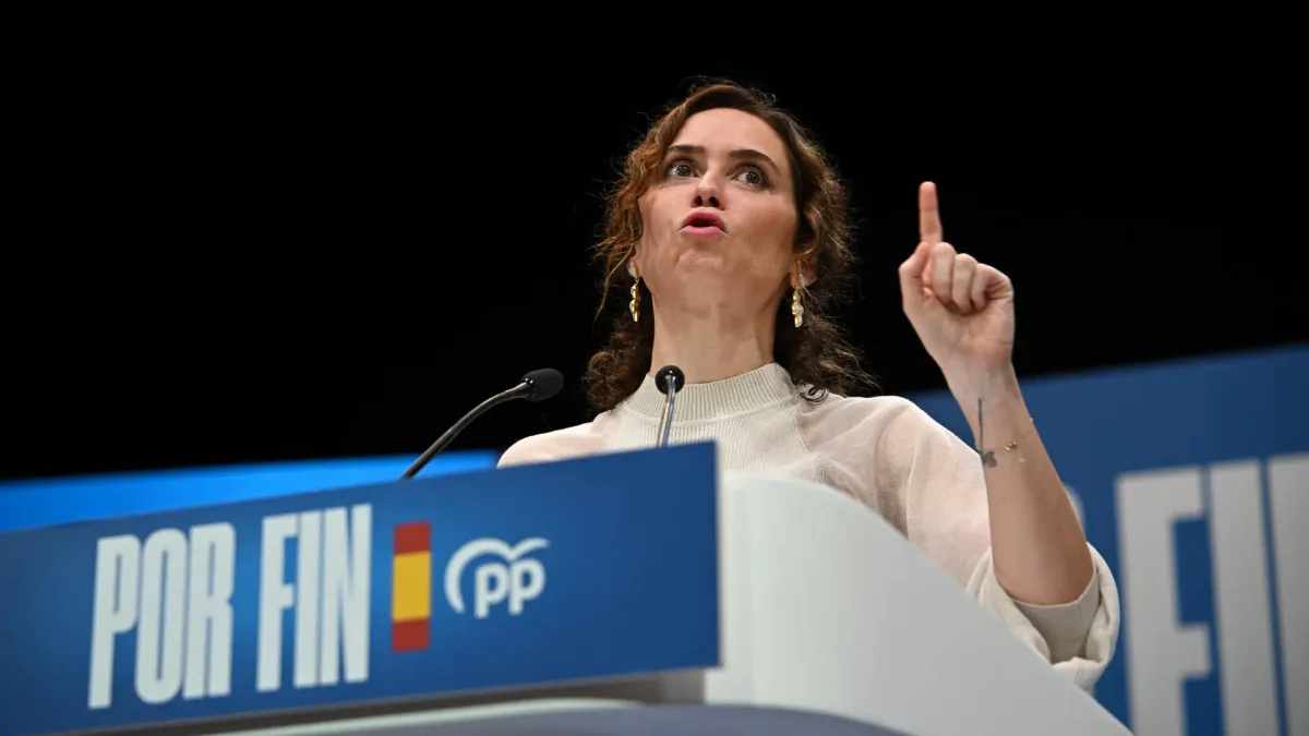 Ayuso dice que teme "trampas" del Gobierno el 29N porque en 2023 hubo gente que no recibió papeletas