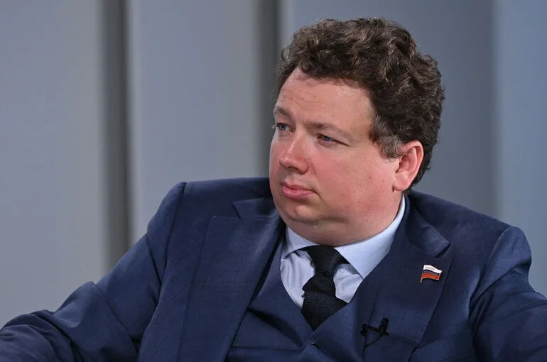 Сенатор Шендерюк-Жидков: Экономика России продолжает рост, несмотря на санкции