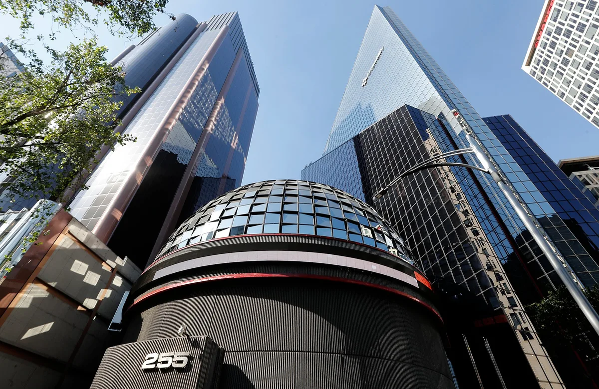 Tres días de pérdidas: la Bolsa mexicana termina la semana en rojo