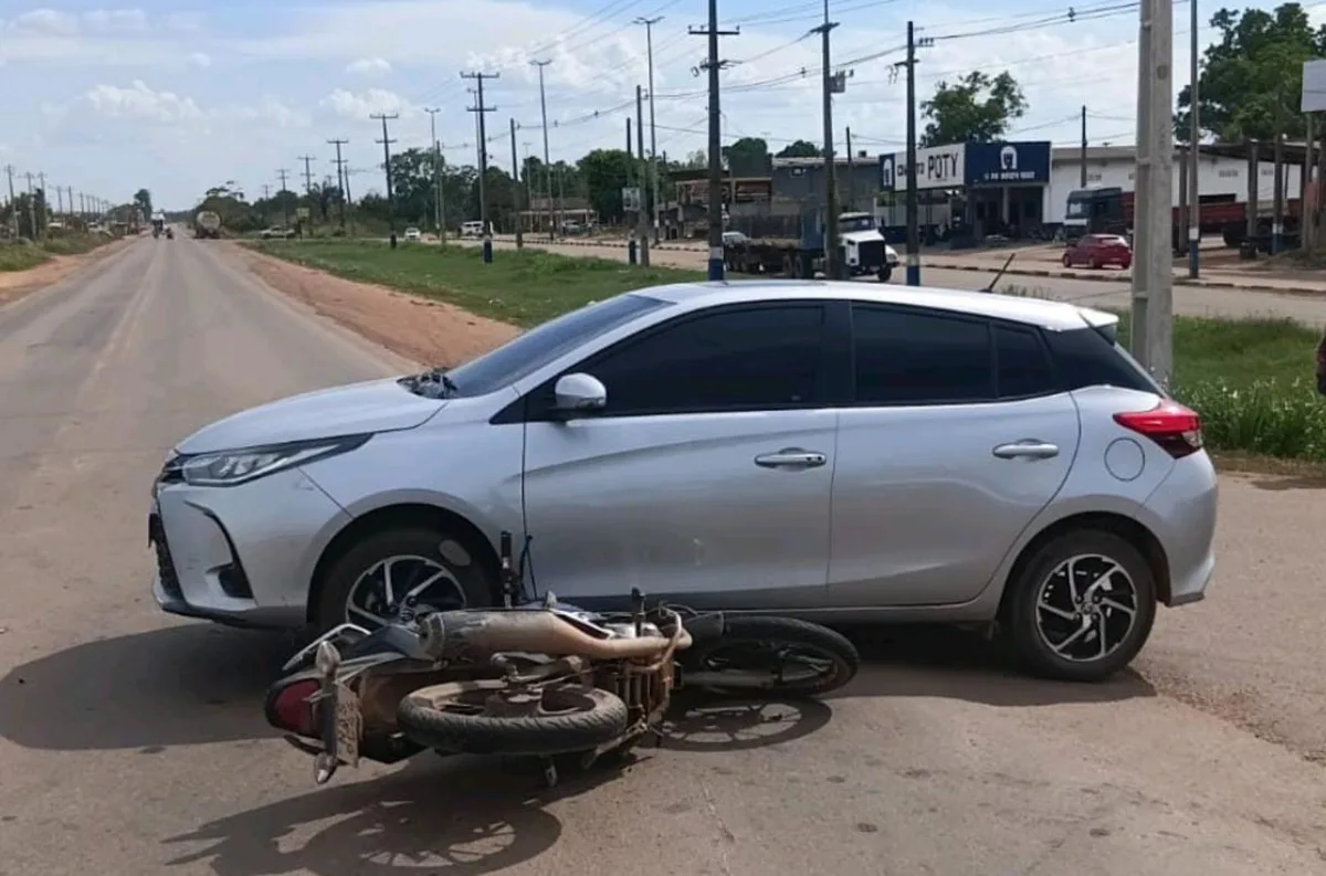 Motociclista fica ferido após carro invadir preferencial em Rorainópolis