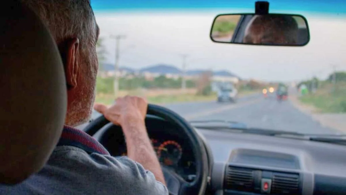 Nova regra da CNH em 2026 garante benefício gratuito para motoristas de 50 a 69 anos, mas impõe limite