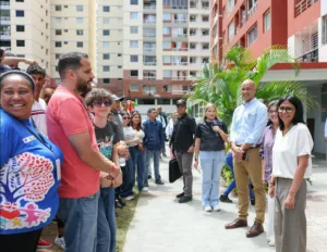 Nueva entrega de viviendas para víctimas de los sismos