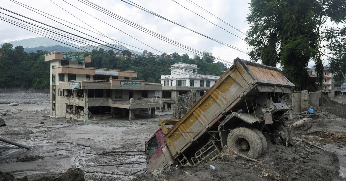 Desastre en Nepal: sube la cifra de muertos, la riada formó un nuevo lago y temen otro colapso