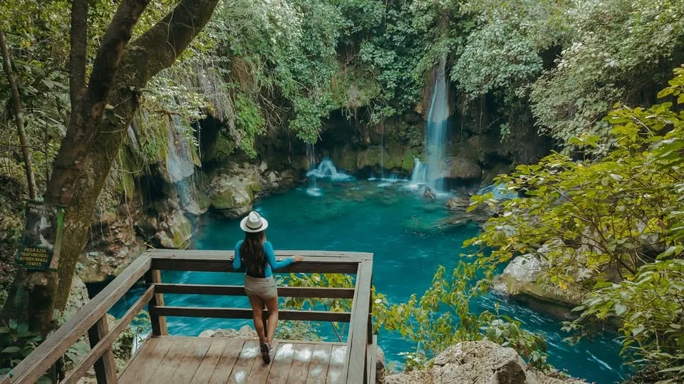 Cascadas de Tamasopo, San Luis Potosí: pozas turquesa en la Huasteca Potosina
