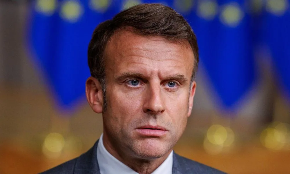 Macron sanciona lei que legaliza a eutanásia e o suicídio assistido na França