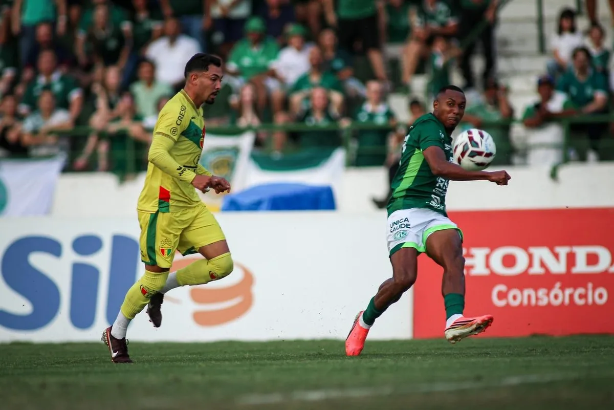 Executivo do Guarani dispara após eliminação na Série C: "Dinheiro sempre ficou na frente"
