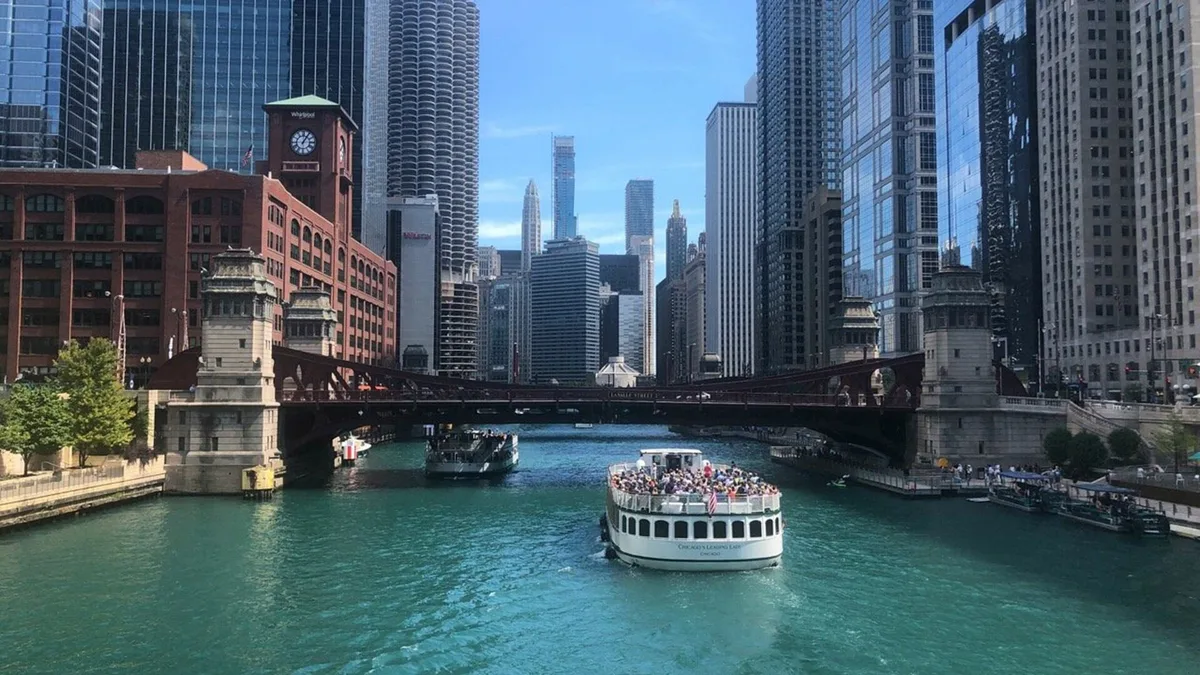 Chicago bajo alerta por ola de calor: la temperatura llega a 41 °C y la advertencia rige hasta esta noche