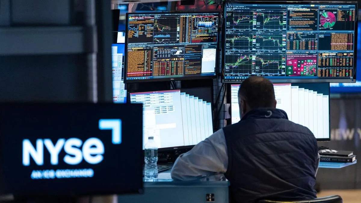 AI jitters offset by banks' gains on Wall St