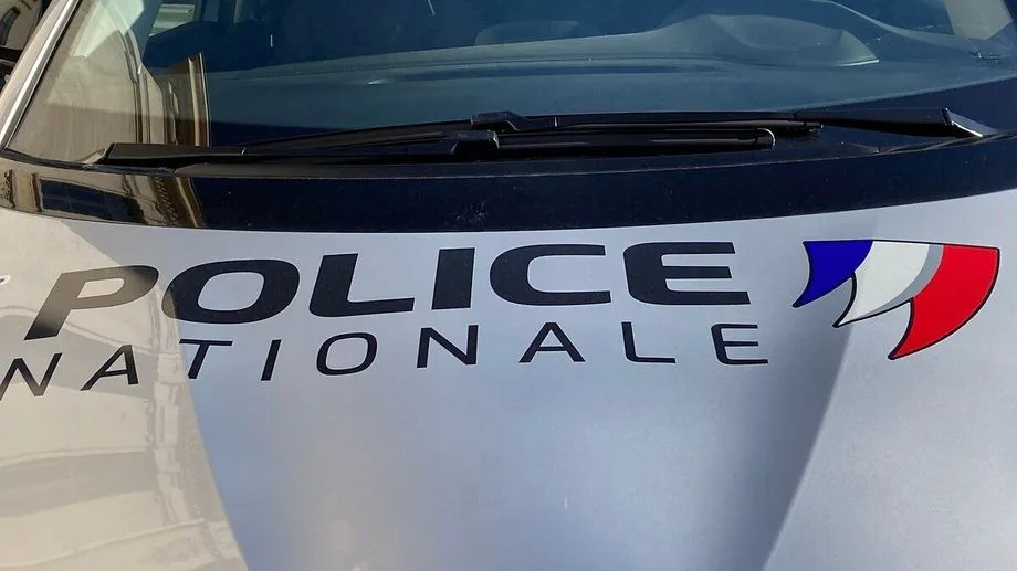 Montélimar : énervée par l'homme qu'elle vient de rencontrer en boîte de nuit, elle le percute avec sa voiture