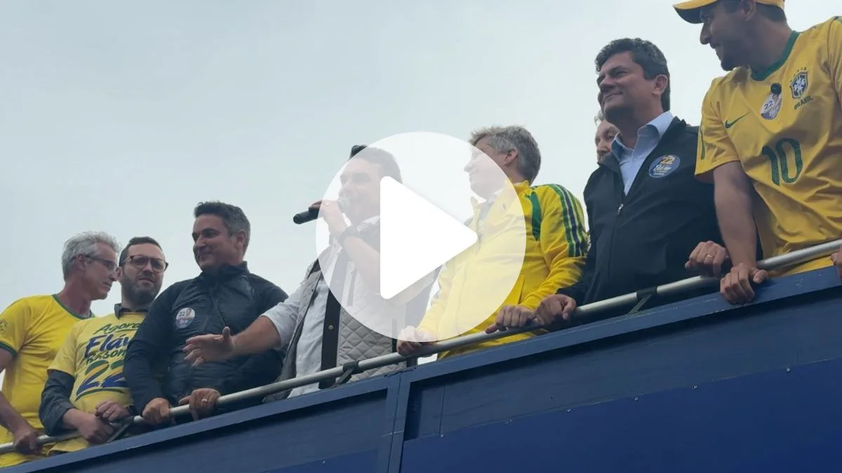 Em Porto Alegre, Flávio Bolsonaro promete obras contra enchentes e ataca Lula: ‘Tentou explorar a dor do povo gaúcho’