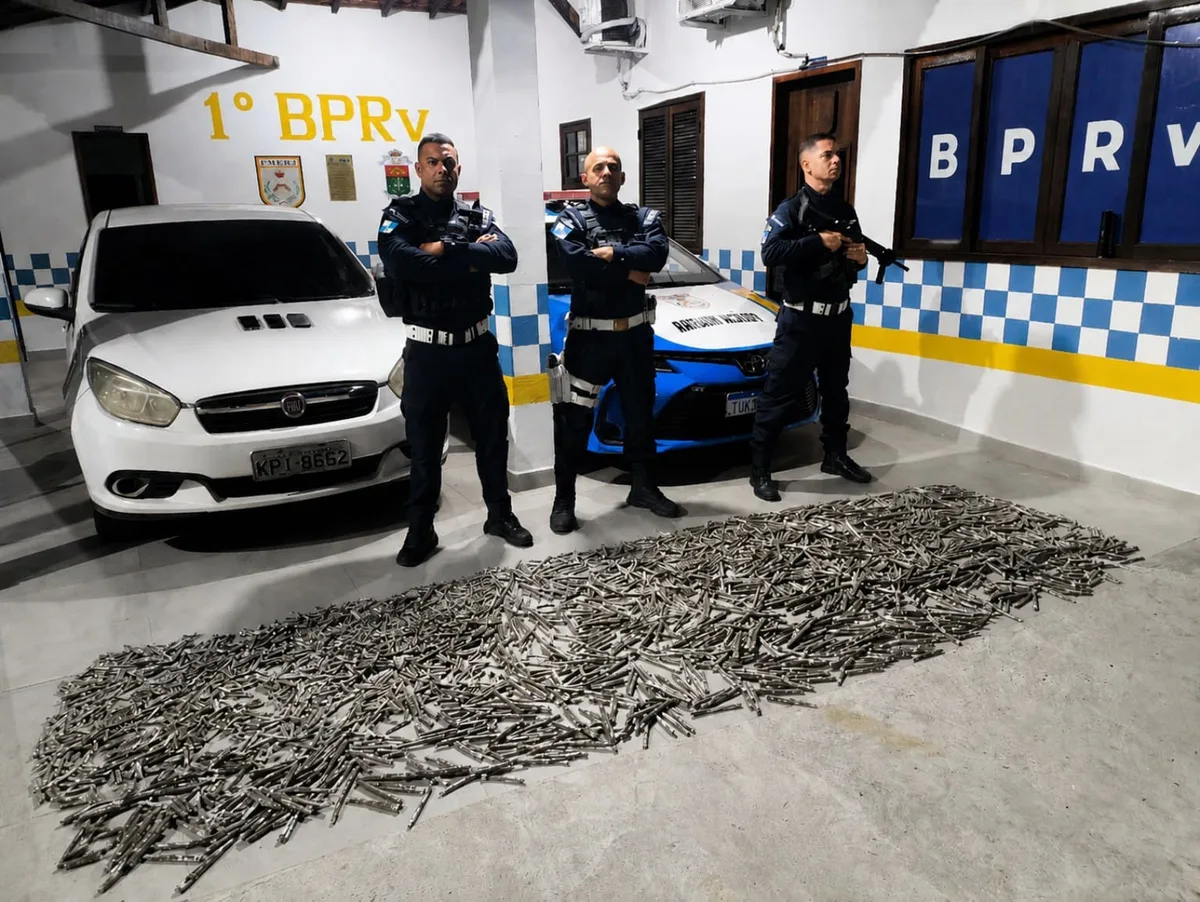 Dupla é presa transportando 18 kg de maconha na RJ-145, em Piraí