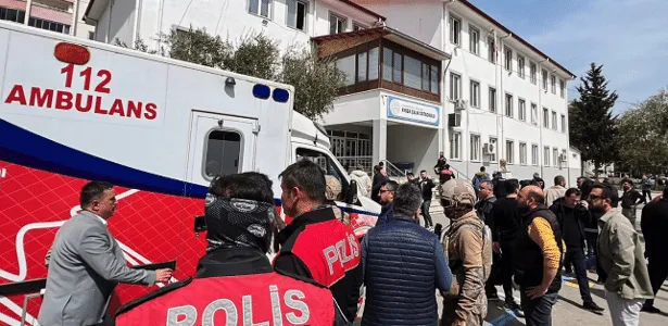 Atirador fere ao menos oito perto de escola na Turquia e é preso